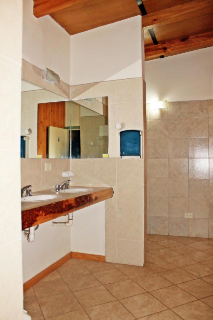 Alhue Patagonia Hostel ซาน มาร์ติง เด ลอส อันเดส ภายนอก รูปภาพ